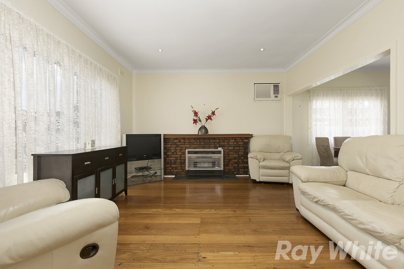 Photo - 20 Winsome Street, Mentone VIC 3194 - Image 2