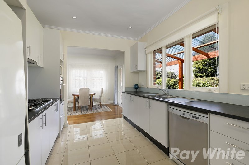 Photo - 20 Winsome Street, Mentone VIC 3194 - Image 4