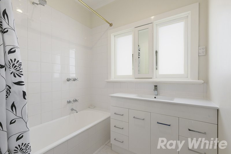 Photo - 20 Winsome Street, Mentone VIC 3194 - Image 5