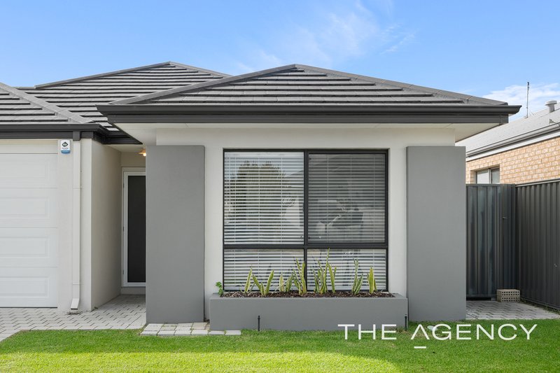 Photo - 20 Wintergreen Crescent, Treeby WA 6164 - Image 2