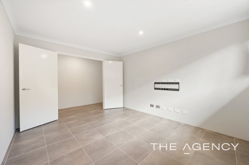 Photo - 20 Wintergreen Crescent, Treeby WA 6164 - Image 13