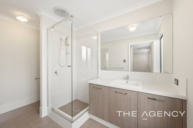 Photo - 20 Wintergreen Crescent, Treeby WA 6164 - Image 17
