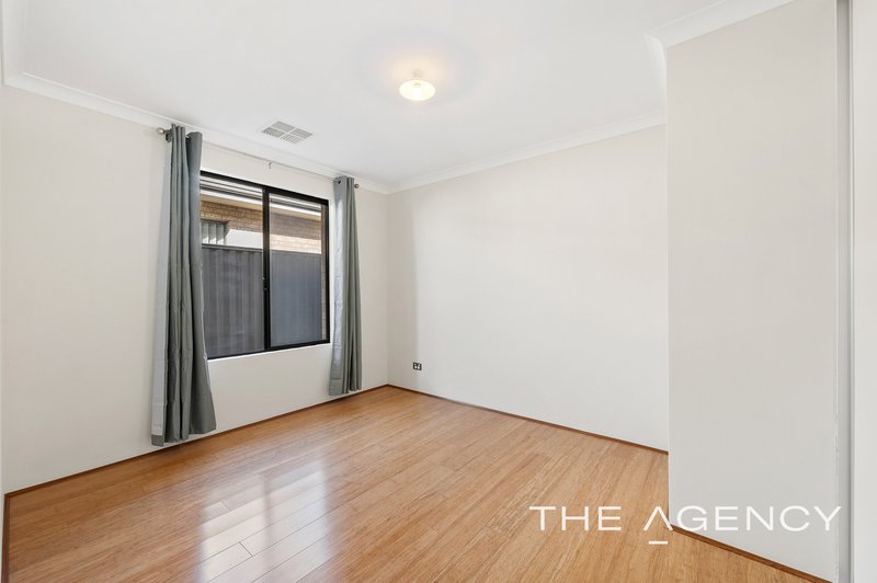 Photo - 20 Wintergreen Crescent, Treeby WA 6164 - Image 19