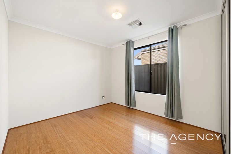 Photo - 20 Wintergreen Crescent, Treeby WA 6164 - Image 20