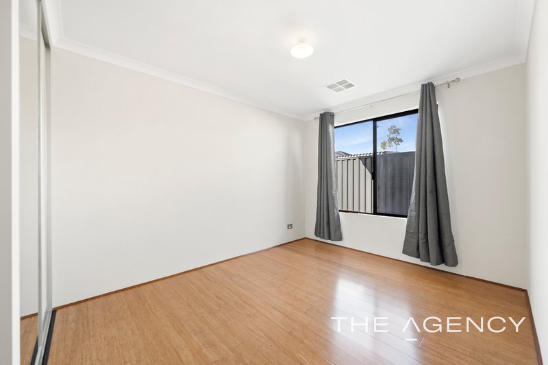 Photo - 20 Wintergreen Crescent, Treeby WA 6164 - Image 21
