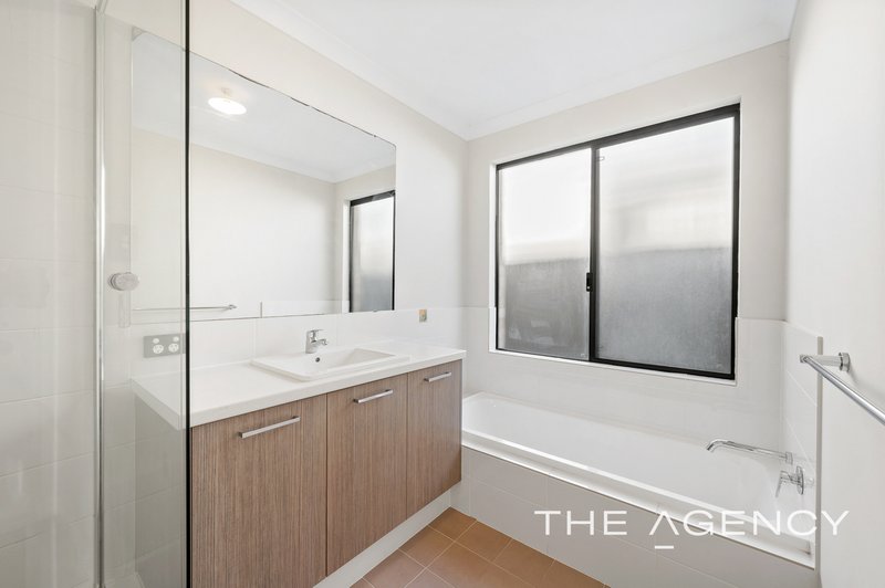 Photo - 20 Wintergreen Crescent, Treeby WA 6164 - Image 22