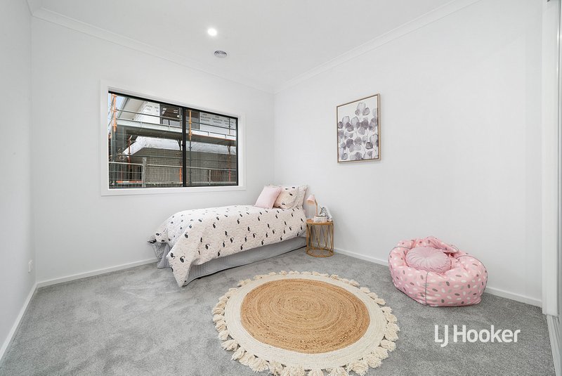 Photo - 20 Winton Drive, Fraser Rise VIC 3336 - Image 14