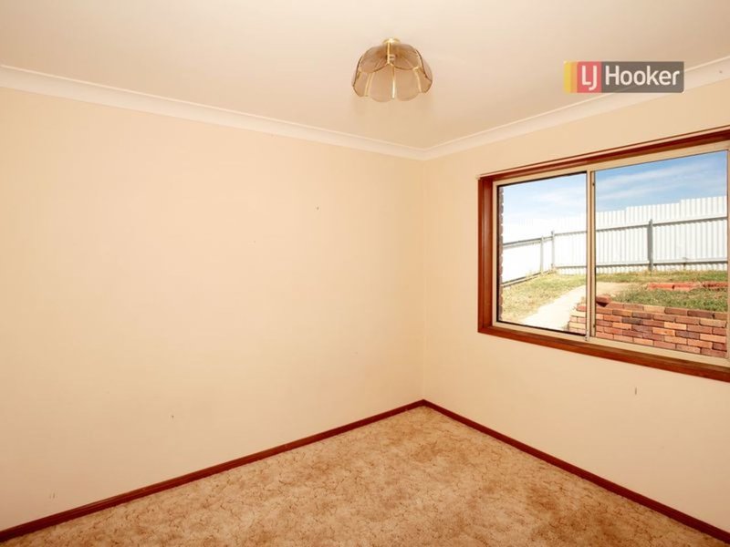 Photo - 20 Wiradjuri Crescent, Wagga Wagga NSW 2650 - Image 7