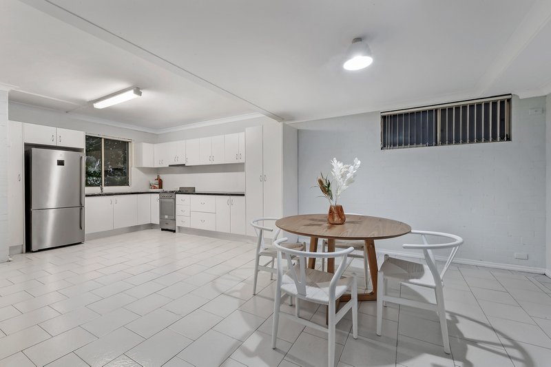 Photo - 20 Woodglen Place, Cherrybrook NSW 2126 - Image 7