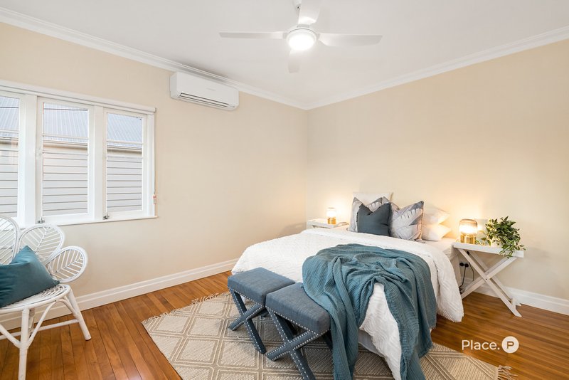 Photo - 20 Woodrow Drive, Coorparoo QLD 4151 - Image 6