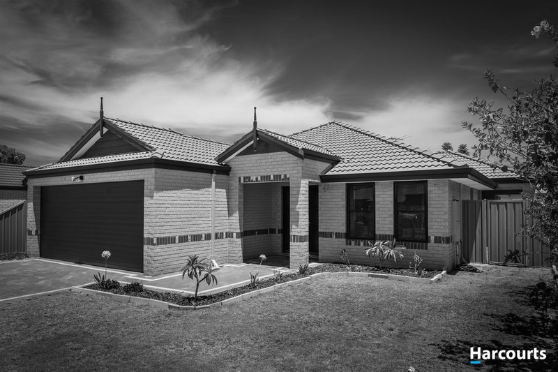 20 Wuraling Pass, Wannanup WA 6210