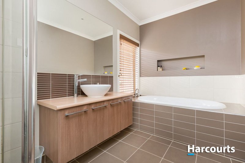 Photo - 20 Wurundjeri Boulevard, Berwick VIC 3806 - Image 13