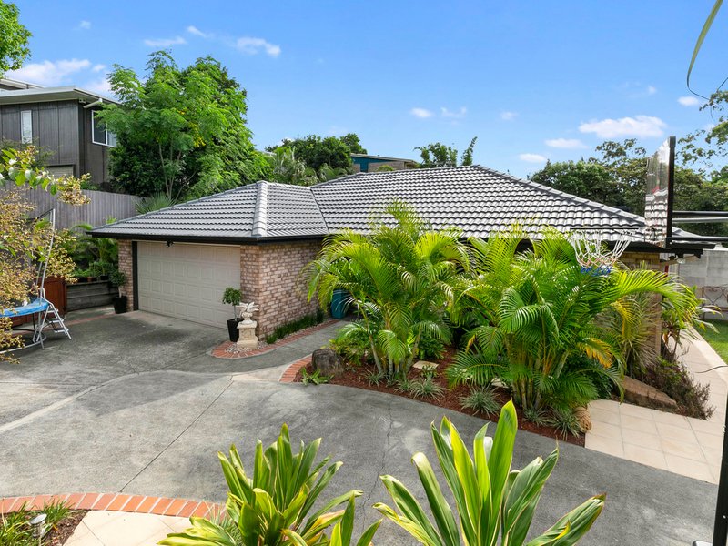 Photo - 20 Wyncroft Street, Holland Park QLD 4121 - Image 5