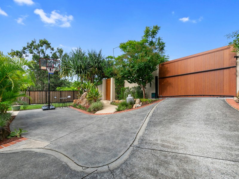 Photo - 20 Wyncroft Street, Holland Park QLD 4121 - Image 22