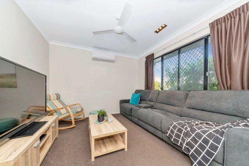 Photo - 20 Yanooa Court, Bushland Beach QLD 4818 - Image 2