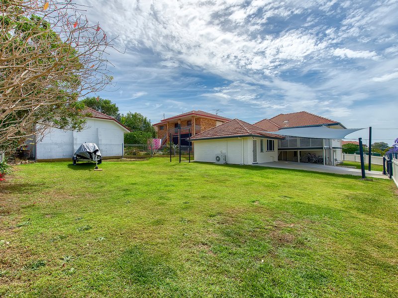 Photo - 20 Yiada Street, Kedron QLD 4031 - Image 12