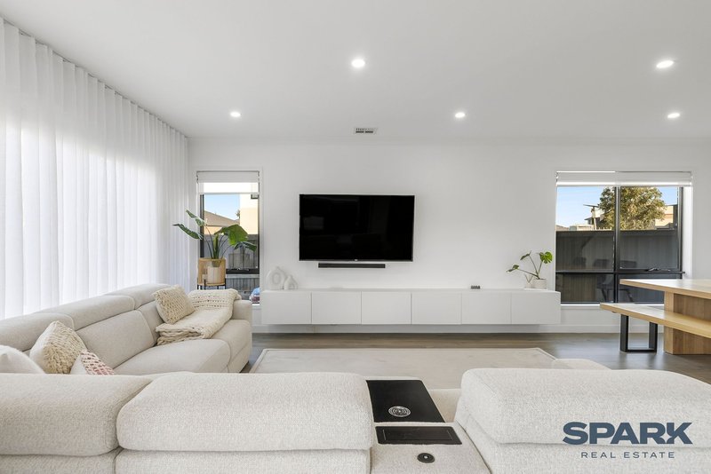 Photo - 200 Frontier Avenue, Aintree VIC 3336 - Image 6