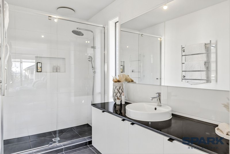 Photo - 200 Frontier Avenue, Aintree VIC 3336 - Image 9