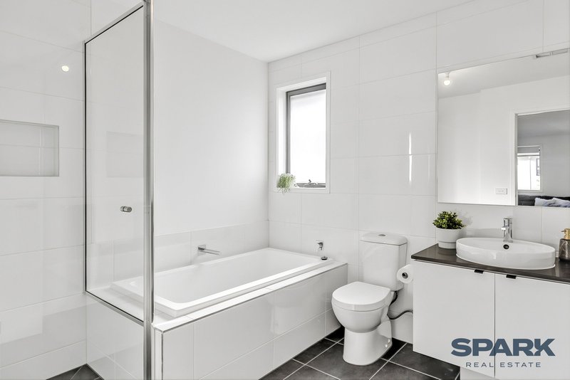 Photo - 200 Frontier Avenue, Aintree VIC 3336 - Image 12