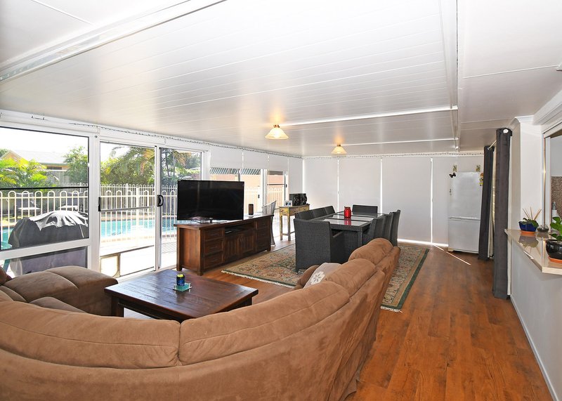 Photo - 200 Truro Street, Urangan QLD 4655 - Image 3