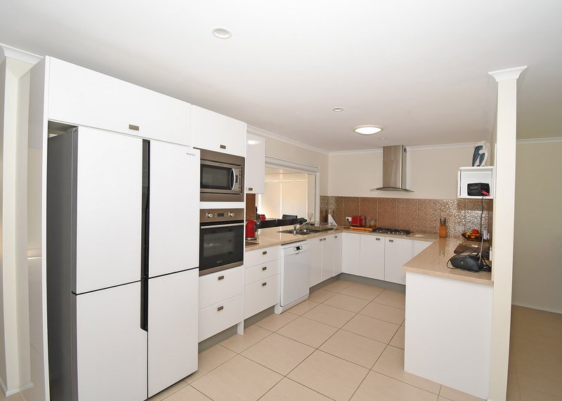 Photo - 200 Truro Street, Urangan QLD 4655 - Image 11