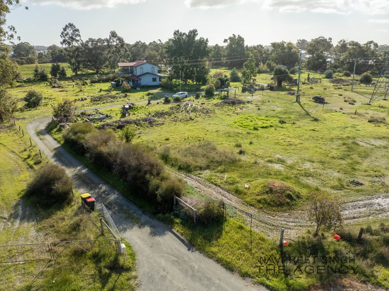 Photo - 200 Woolcoot Road, Wellard WA 6170 - Image 10