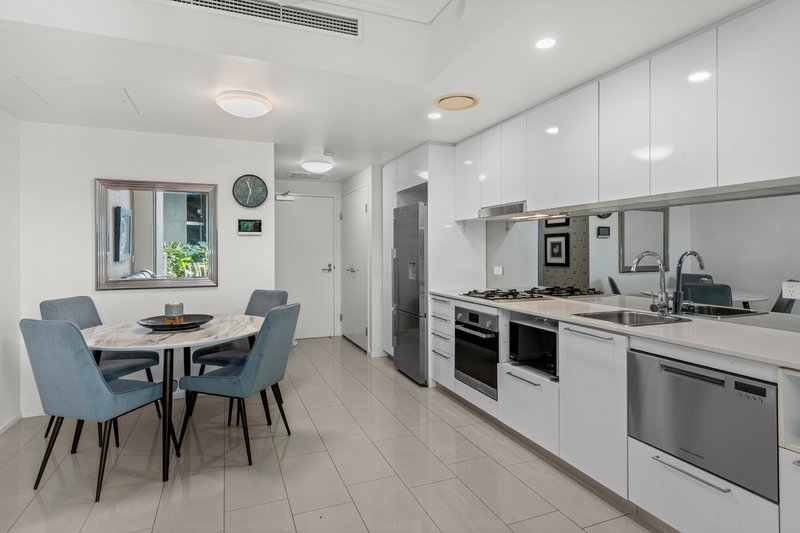 Photo - 20002/8 Hercules Street, Hamilton QLD 4007 - Image 7