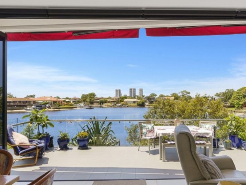 2002/5 Harbour Side Court, Biggera Waters QLD 4216