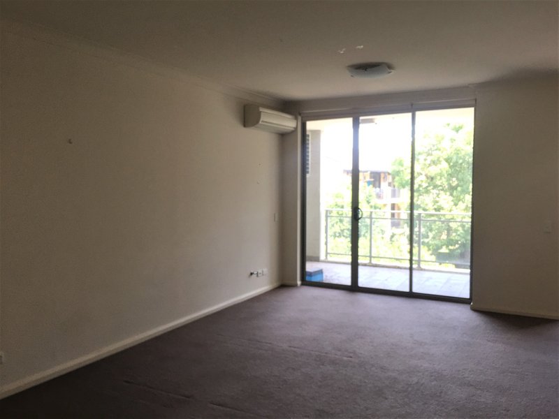 Photo - 20/1-11 Lydbrook Street, Westmead NSW 2145 - Image 2