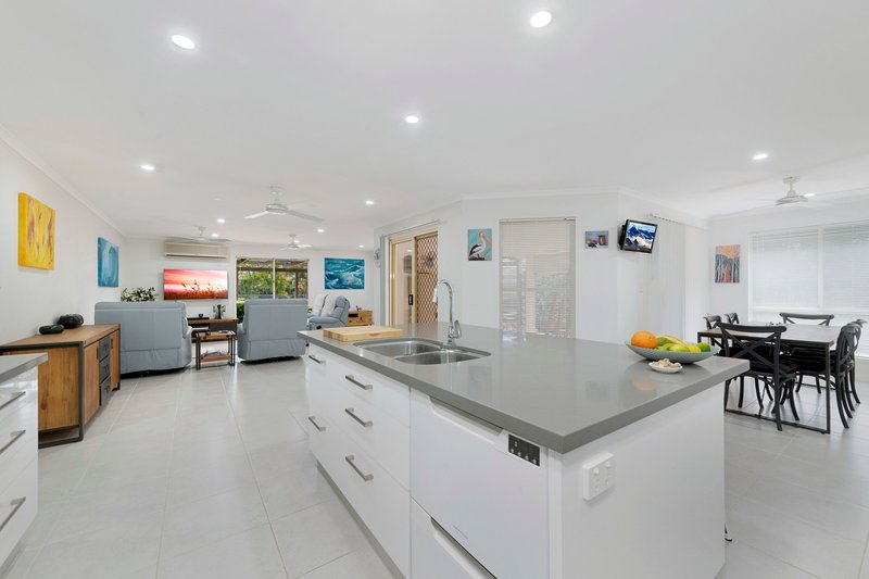 Photo - 201 Barolin Esplanade, Coral Cove QLD 4670 - Image 7