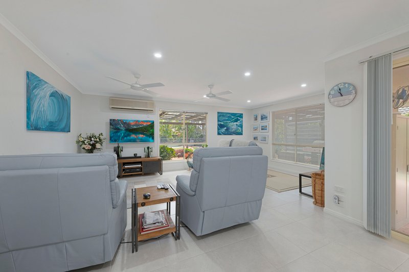 Photo - 201 Barolin Esplanade, Coral Cove QLD 4670 - Image 9