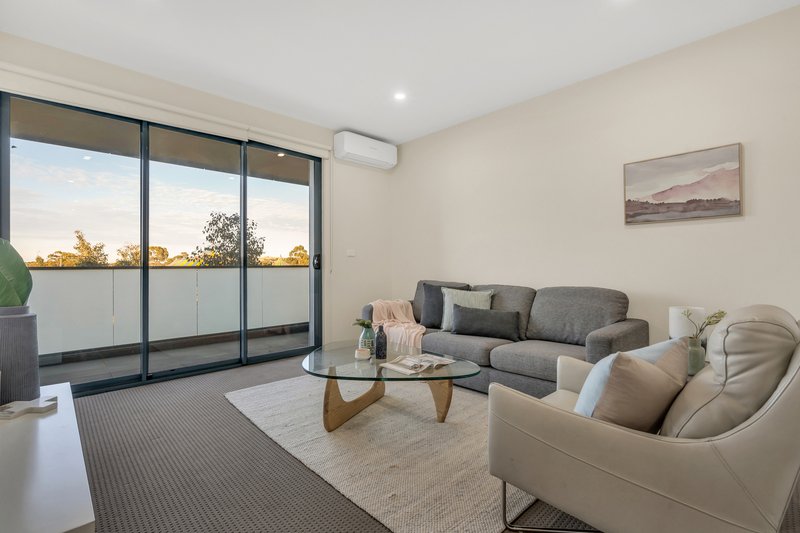 Photo - 20/1 Brunswick Crescent, Craigieburn VIC 3064 - Image 4