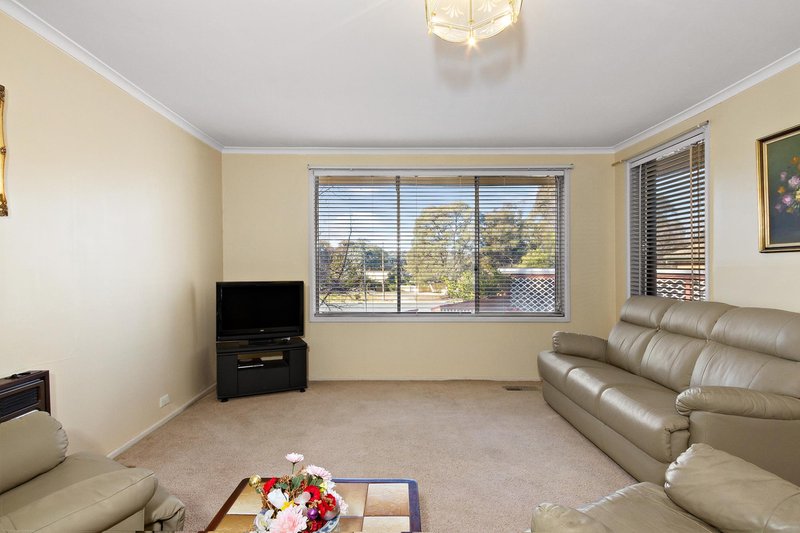 Photo - 201 Hindmarsh Drive, Rivett ACT 2611 - Image 7