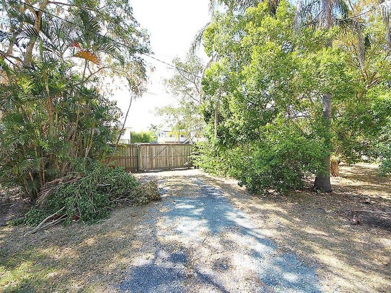 Photo - 201 Marsden Road, Kallangur QLD 4503 - Image 2