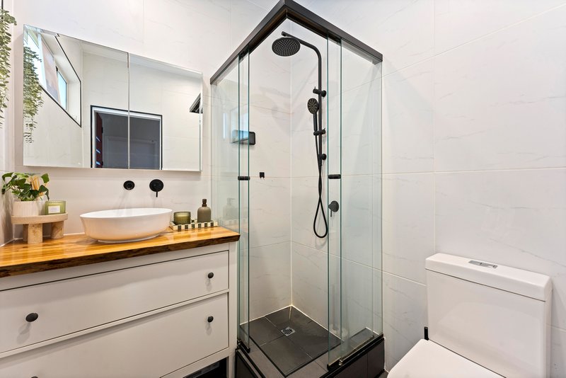 Photo - 201 St Johns Road, Bradbury NSW 2560 - Image 6