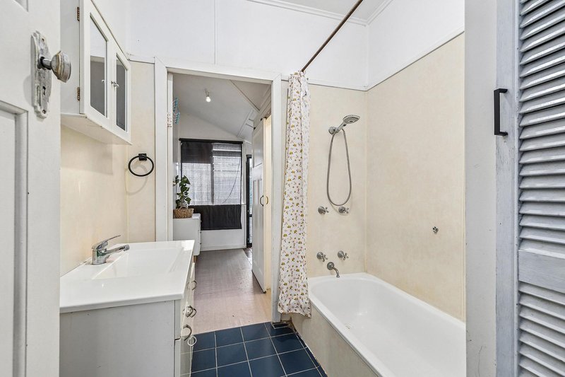 Photo - 201 Stamford Street, Berserker QLD 4701 - Image 2