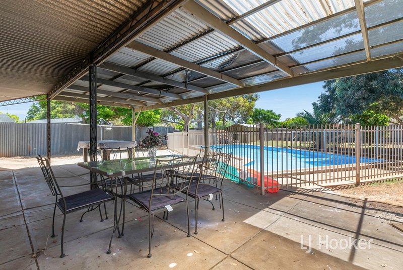 Photo - 201 Woodford Road, Elizabeth North SA 5113 - Image 15