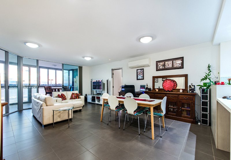 Photo - 201/14 Oxley Avenue, Woody Point QLD 4019 - Image 6