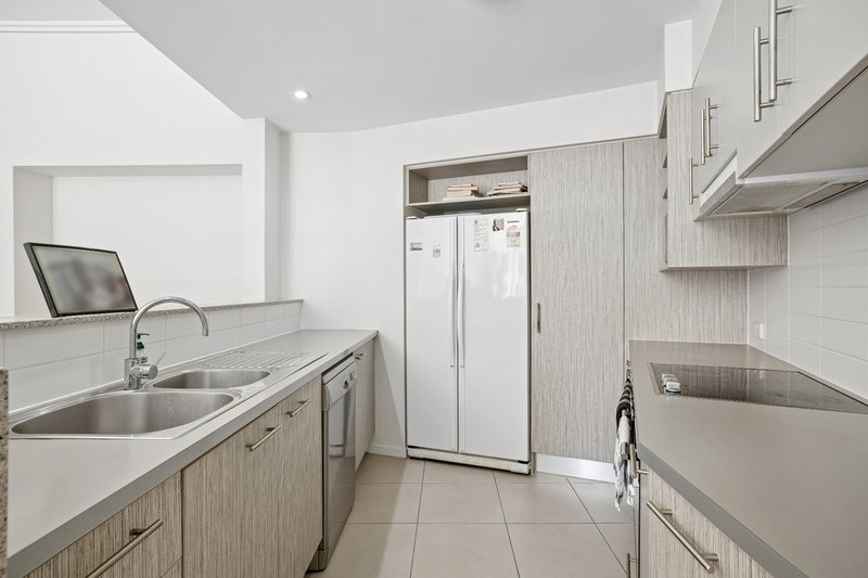 Photo - 201/2-4 Riverwalk Avenue, Robina QLD 4226 - Image 8