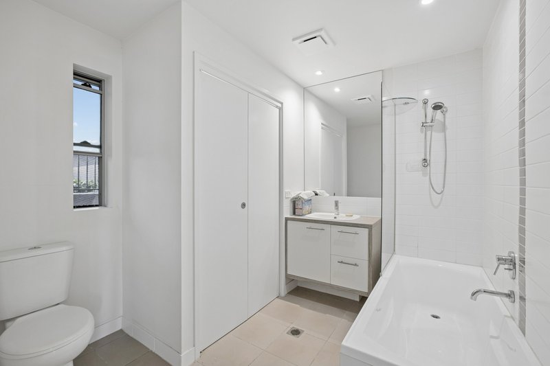 Photo - 201/2-4 Riverwalk Avenue, Robina QLD 4226 - Image 16