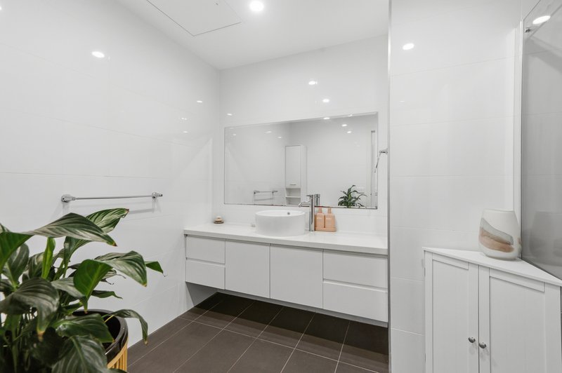 Photo - 201/2 Churchill Street, Ringwood VIC 3134 - Image 11