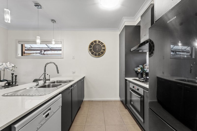 Photo - 20/12 Irvine Street, Mitcham VIC 3132 - Image 4