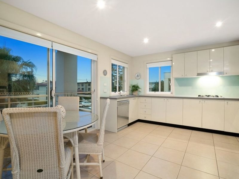 Photo - 20/122-128 Ocean Street, Narrabeen NSW 2101 - Image 3