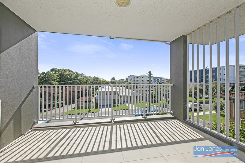 Photo - 201/25 Dix Street, Redcliffe QLD 4020 - Image 8