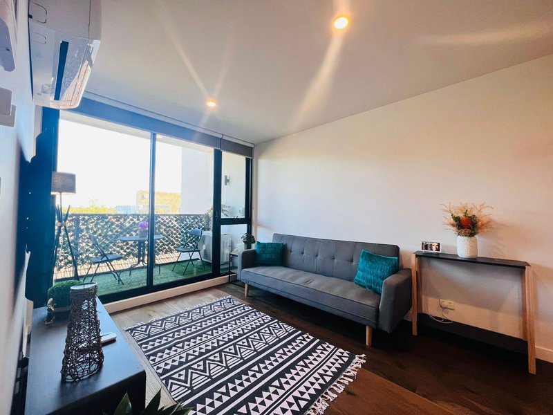 Photo - 201/260 Burwood Highway, Burwood VIC 3125 - Image 2