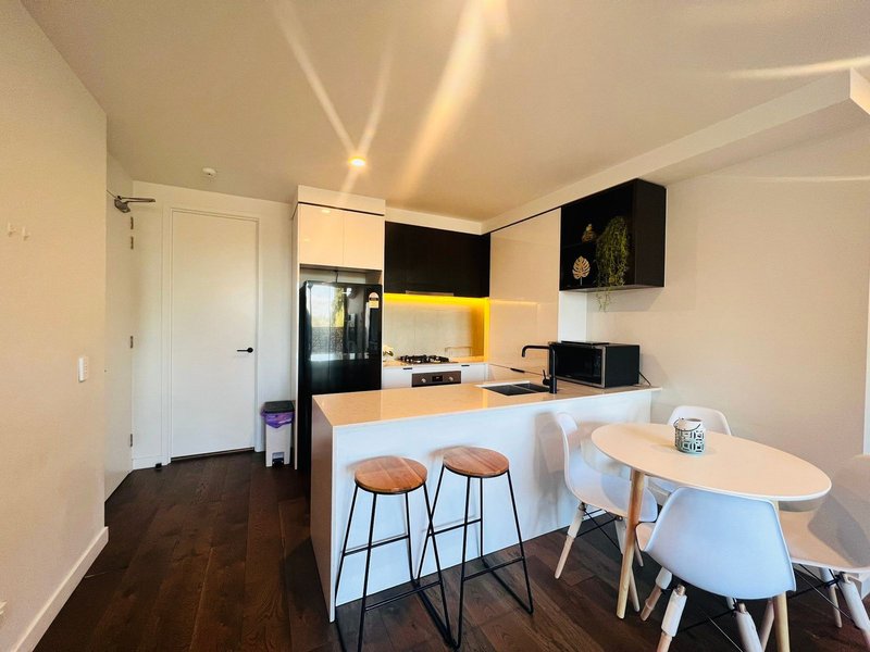 Photo - 201/260 Burwood Highway, Burwood VIC 3125 - Image 3