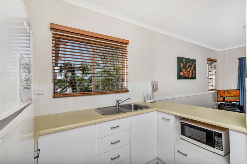 Photo - 20/129 Oleander Street, Holloways Beach QLD 4878 - Image 6