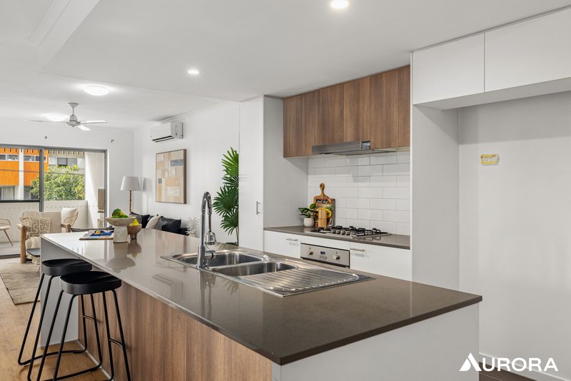 Photo - 201/300 Turton Street, Coopers Plains QLD 4108 - Image 7