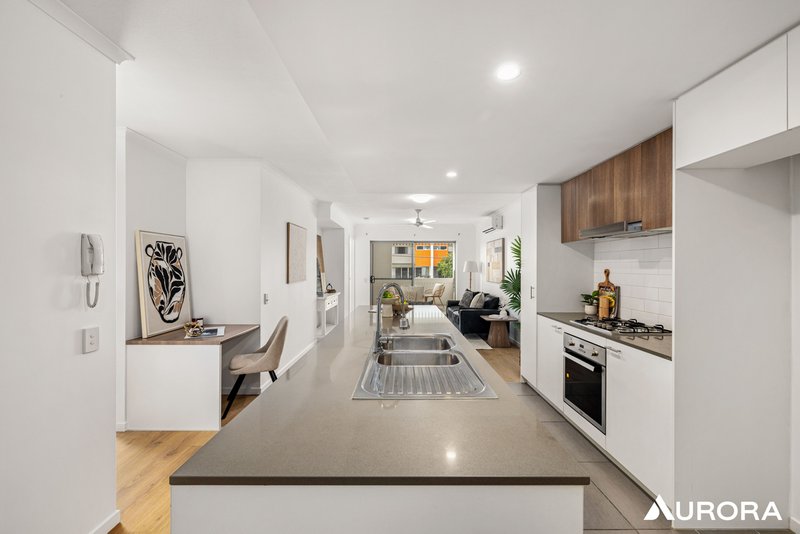 Photo - 201/300 Turton Street, Coopers Plains QLD 4108 - Image 10