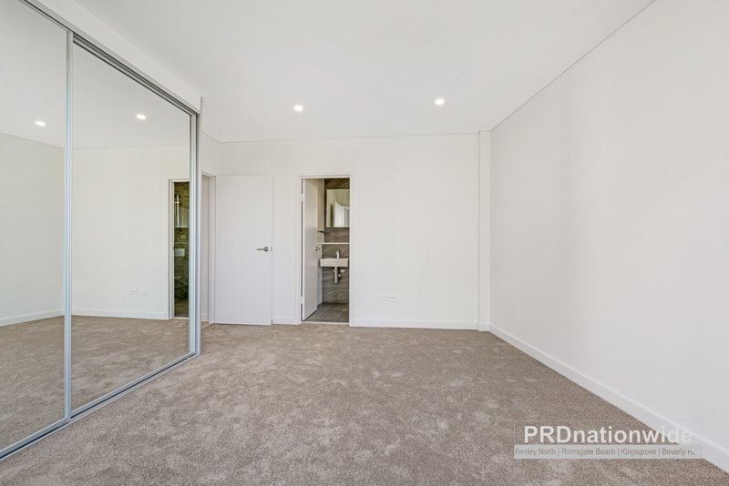 Photo - 201/315 Taren Point Road, Caringbah NSW 2229 - Image 4